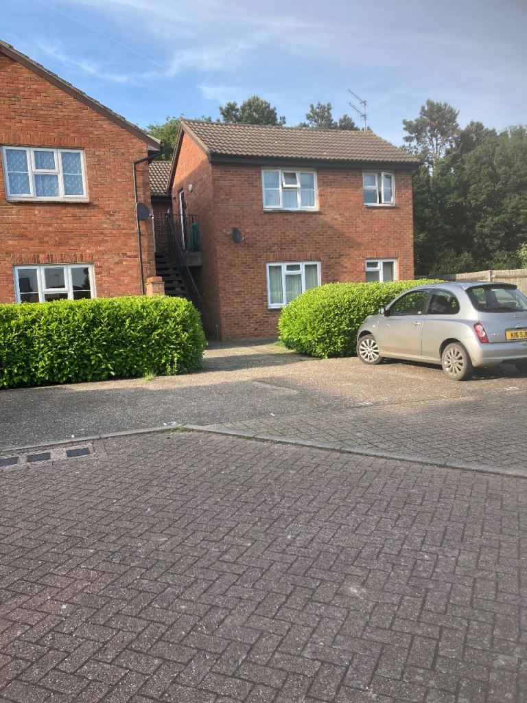 Flat Emberson Court in Chelmsford