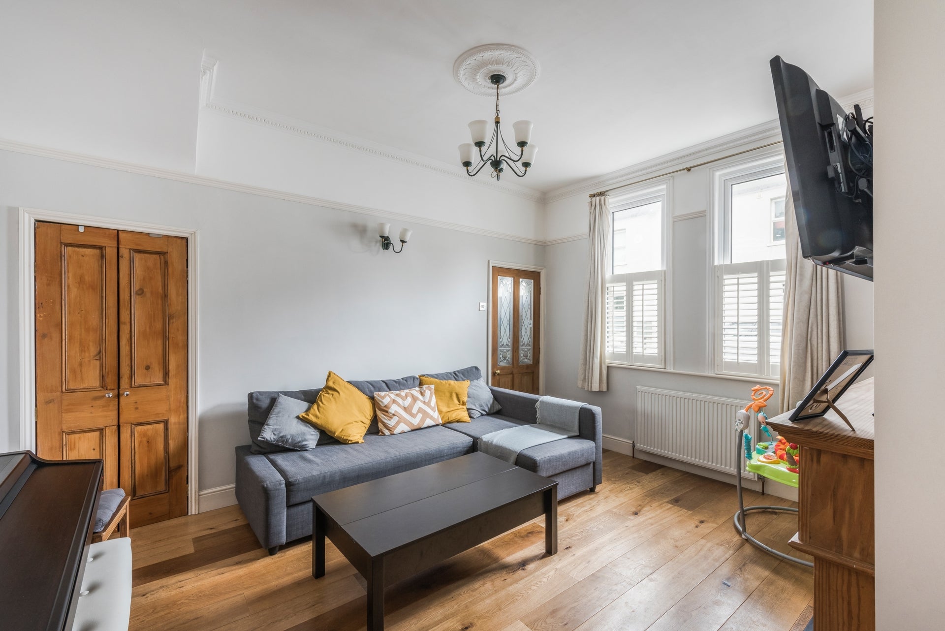 Flat Engadine Street in Greater London