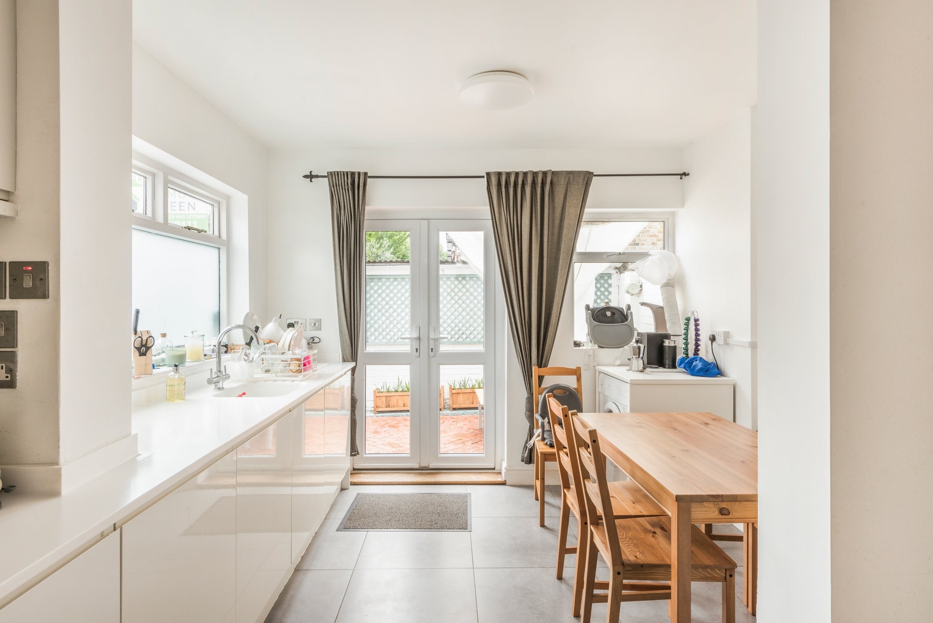 Flat Engadine Street in Greater London