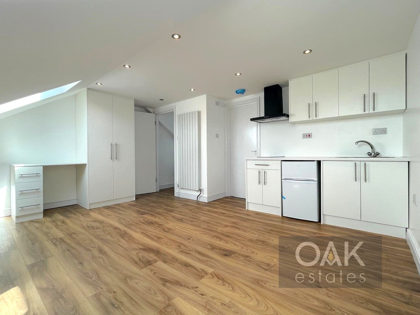 Flat Colworth Road in Greater London
