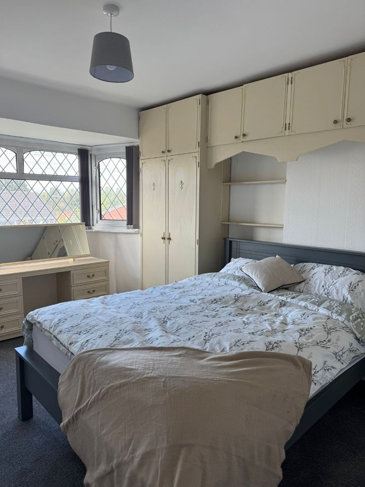 Room Lilac Avenue in Birmingham