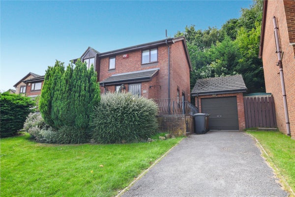 House Horton Close in Leeds