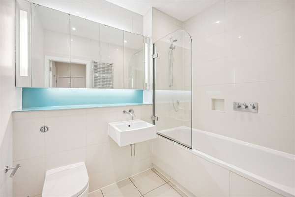 Flat Brompton Road in Greater London
