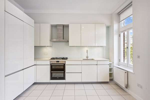 Flat Brompton Road in Greater London