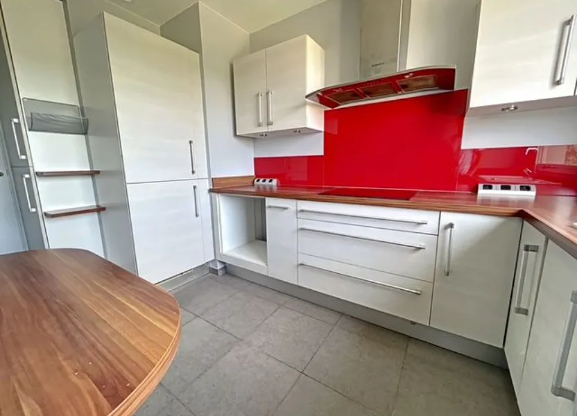 Flat Avenue Voltaire in Bures-sur-Yvette