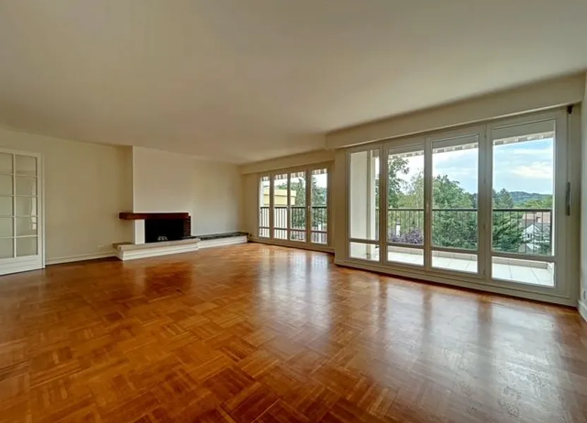 Flat Avenue Voltaire in Bures-sur-Yvette