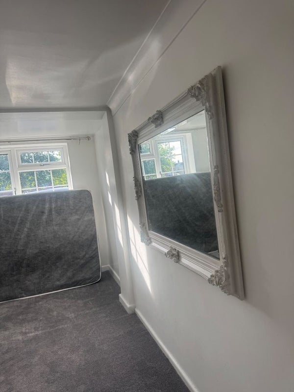 Room Merton Road North in Reading