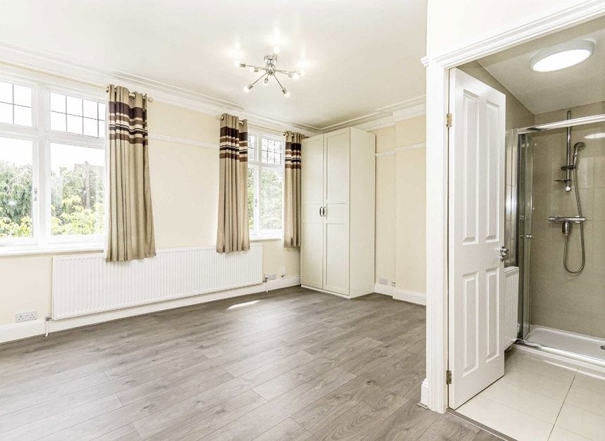House Golden Manor in Greater London