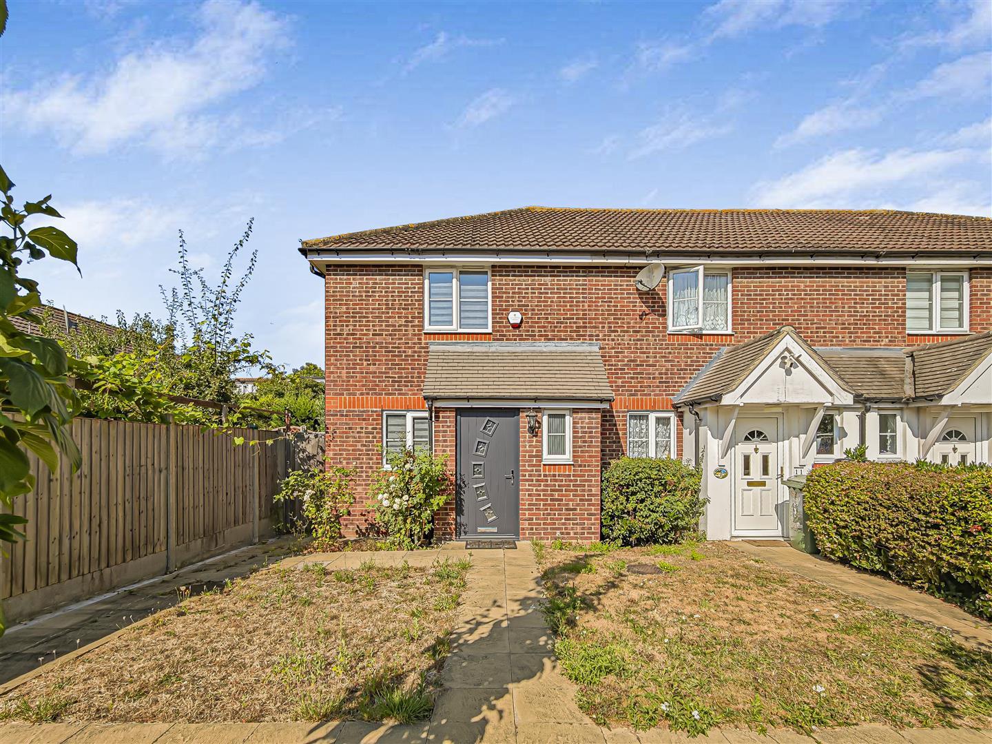 House Finch Gardens in Greater London