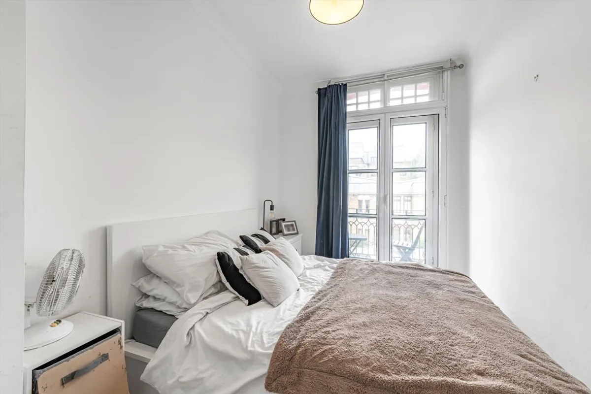 Flat East Hill in Greater London
