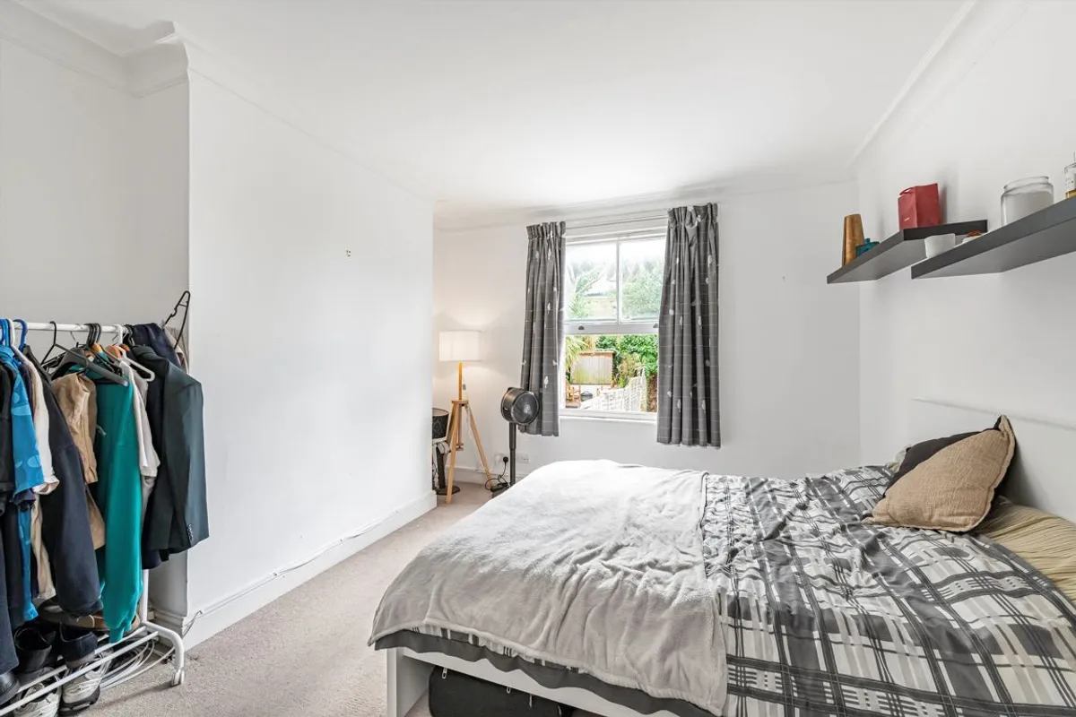 Flat East Hill in Greater London