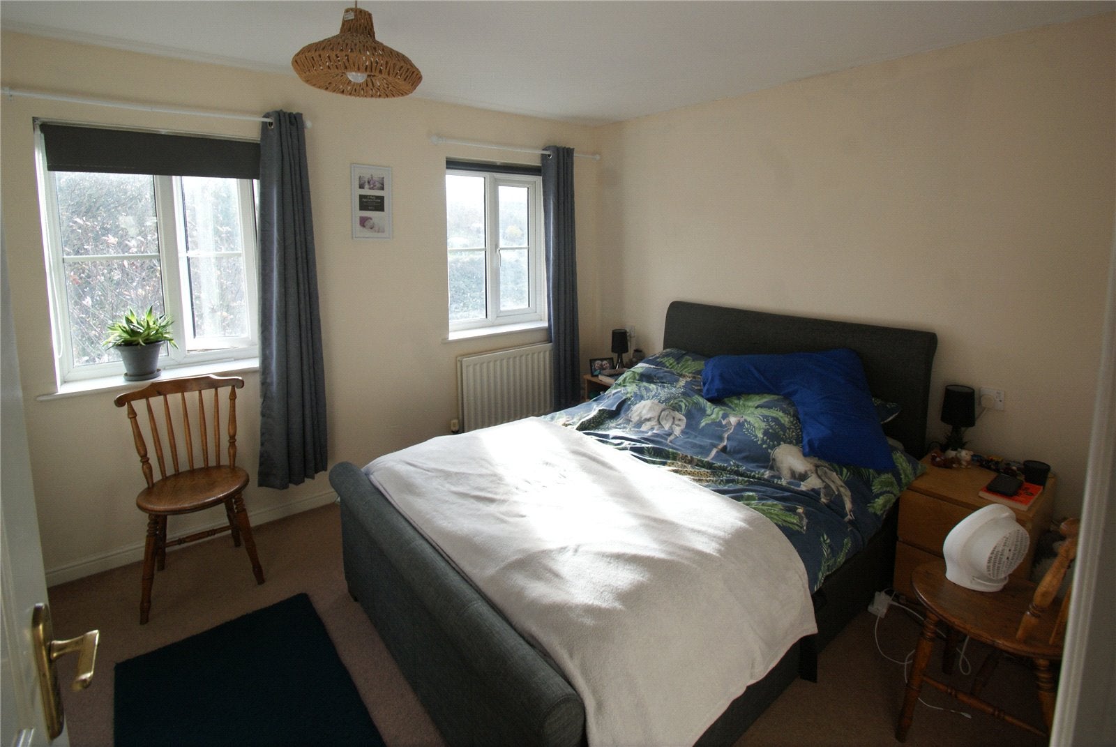 Flat Hedgers Close in Bristol