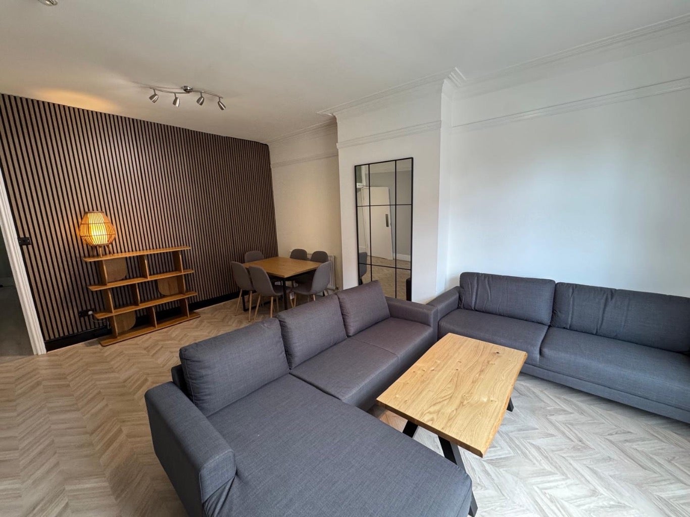 Flat Wilmslow Road in Manchester