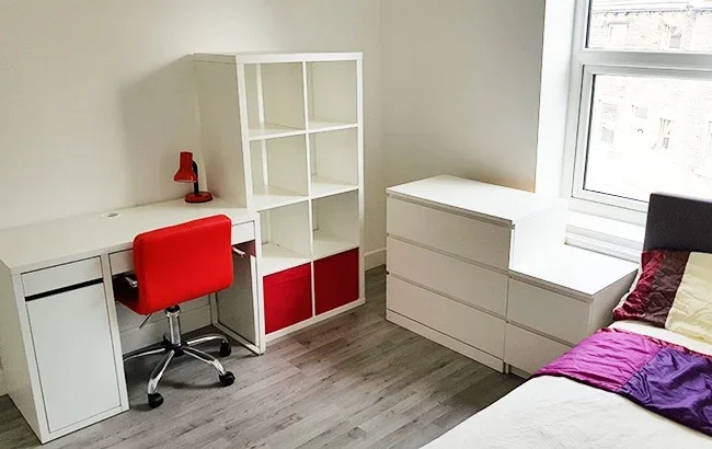 Room Bradford Road in Kirklees