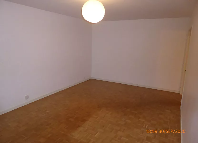 Appartement Allée des Acacias à Sèvres