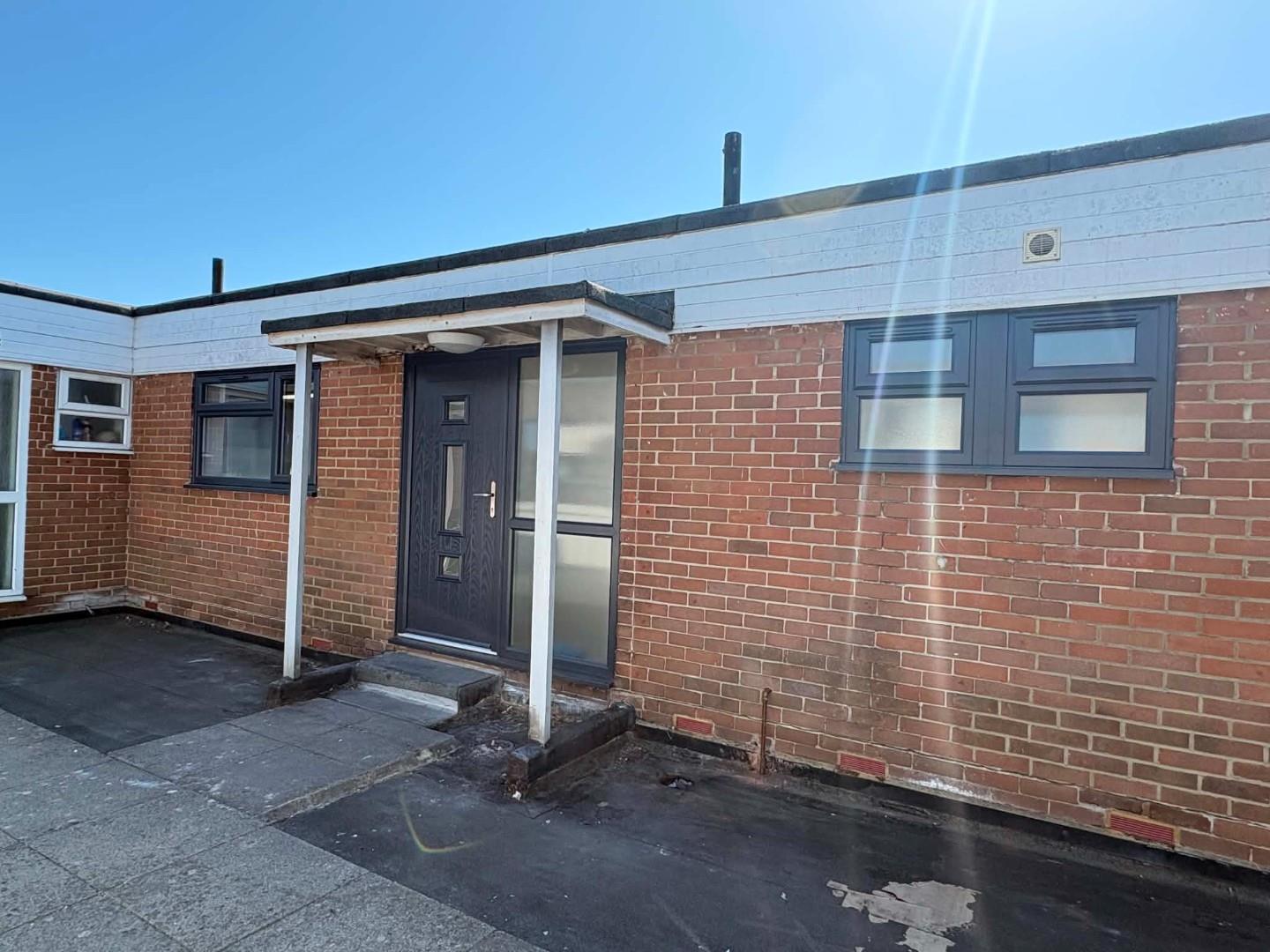 Flat Wellington Way in Waterlooville