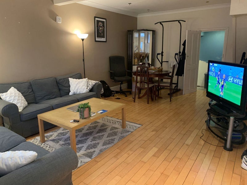 Room Morley Avenue in Greater London