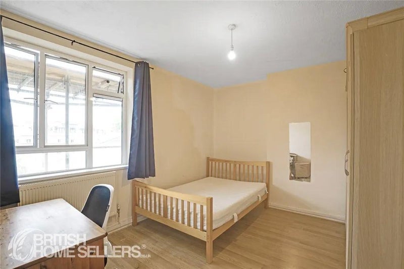 Room Cleveland Gardens in City of Westminster