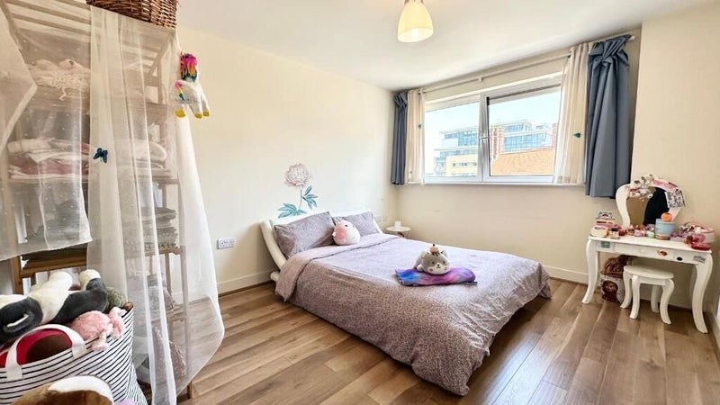 Room Basin Approach in Greater London