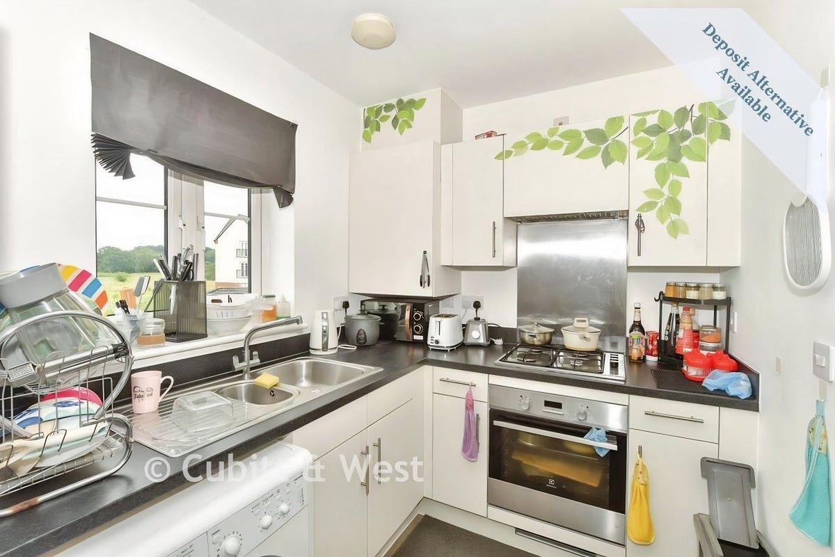 Flat Lewis Road in Greater London