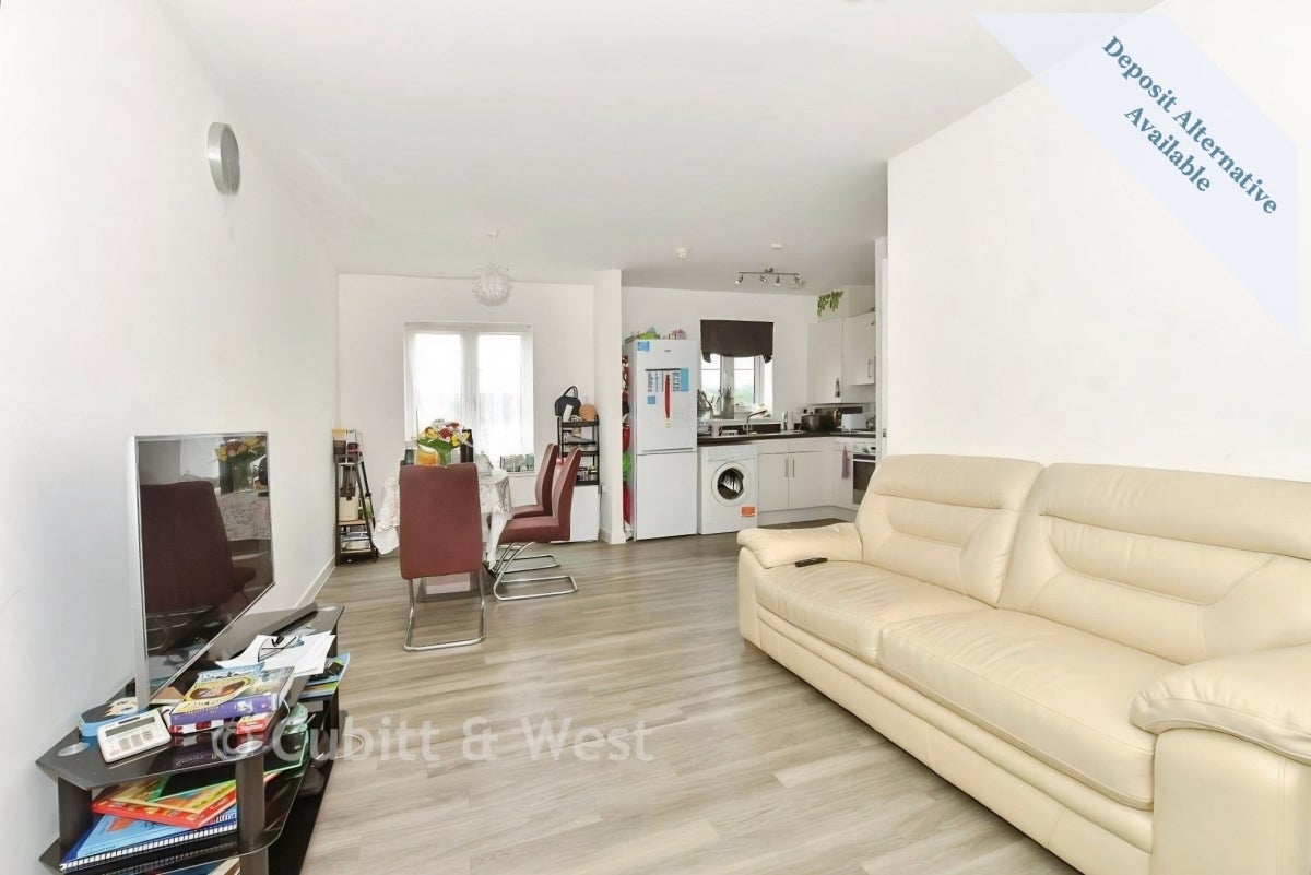Flat Lewis Road in Greater London