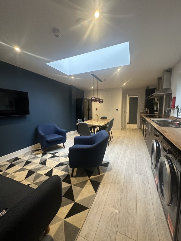 Room Lodge Road in Redditch