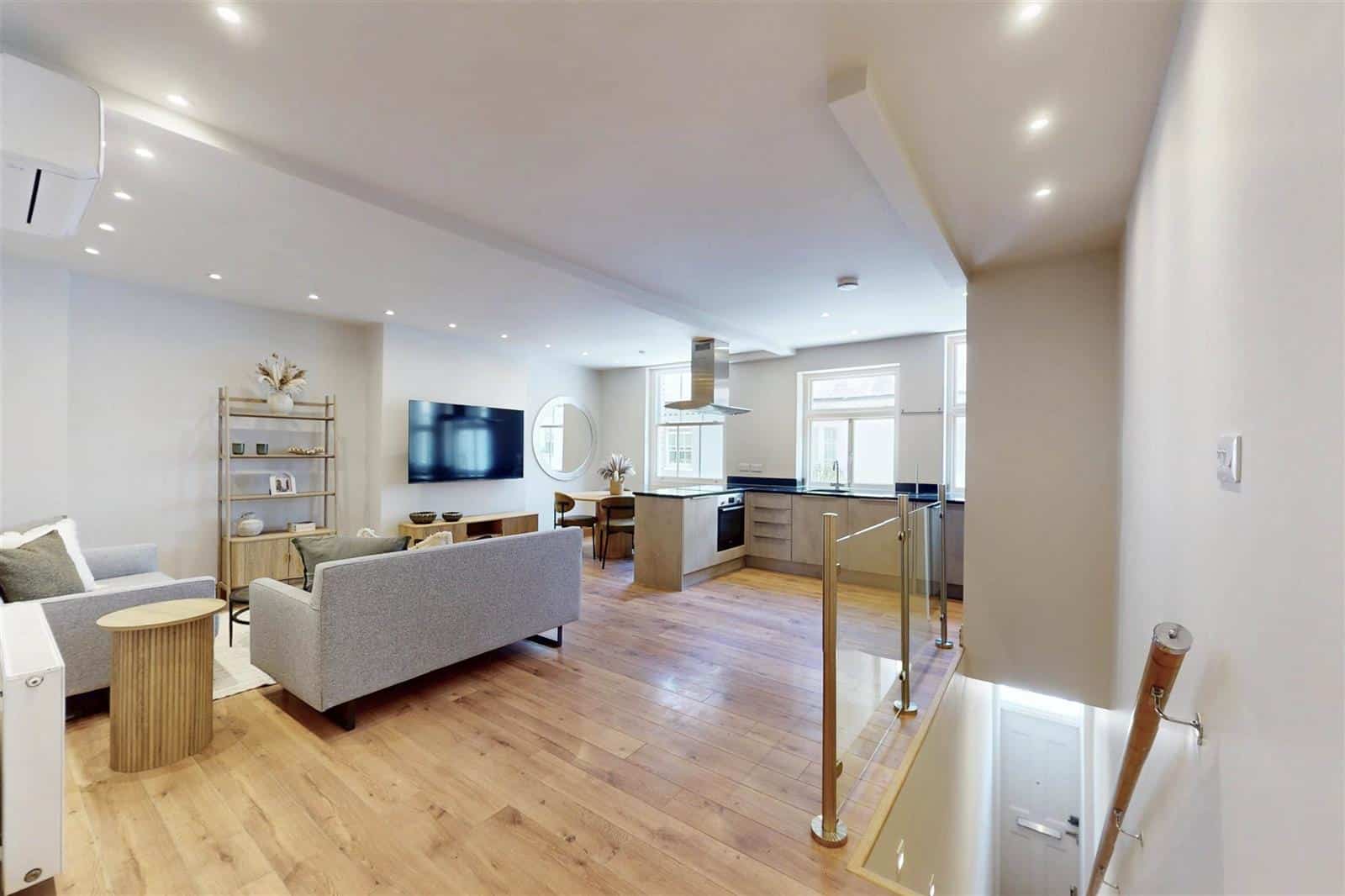 Flat Elvaston Mews in Greater London