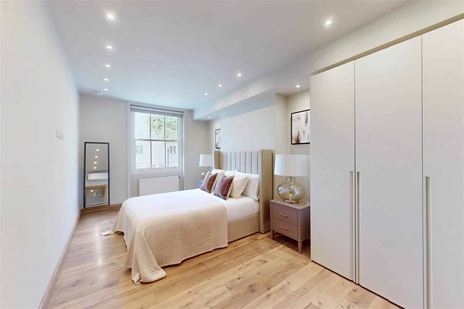 Flat Elvaston Mews in Greater London