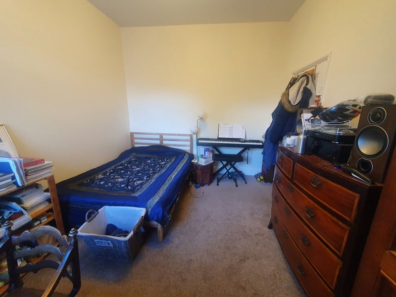 Room Parolles Road in Greater London