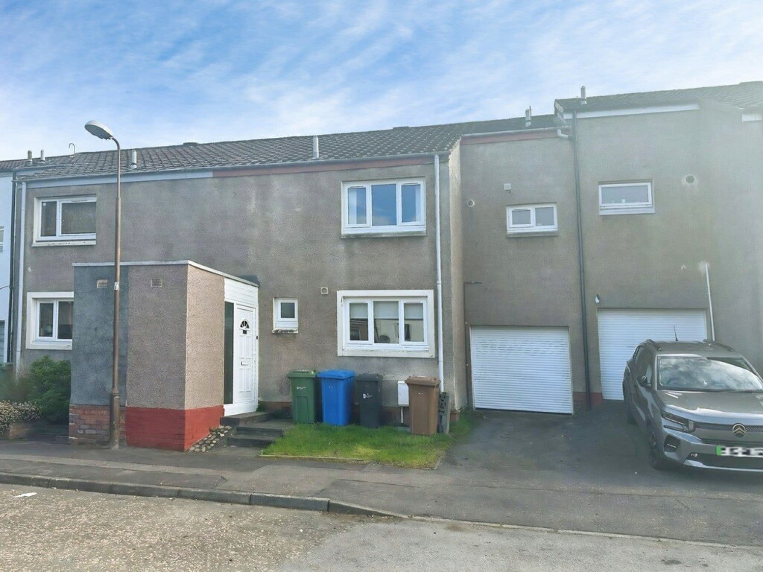 House Ladywell East Road in Livingston