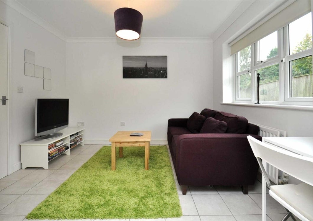 Flat Cygnet Court in South Staffordshire