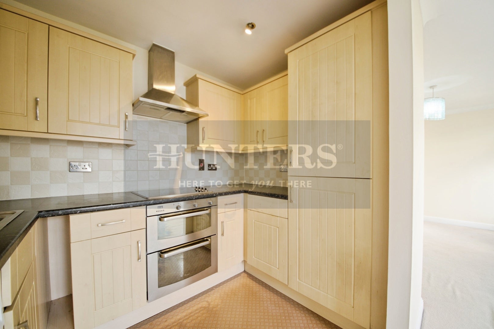 Flat Magdalene Gardens in Greater London