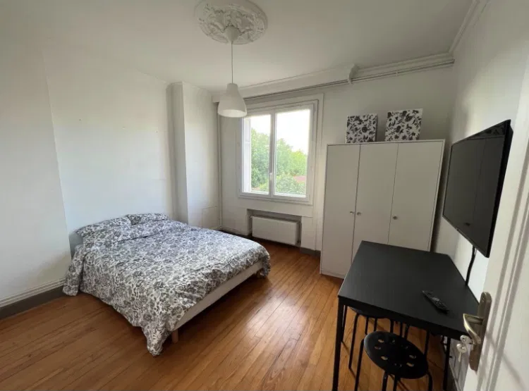 Chambre Place Bellevue à Saint-Étienne