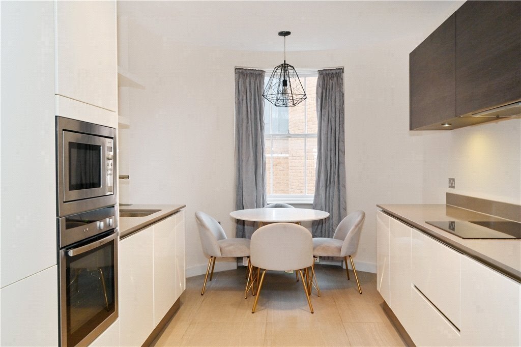 Flat Baker Street in City of Westminster