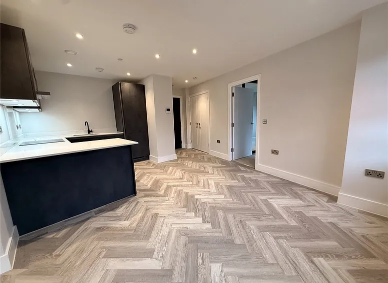 Flat Cockfosters Road in Greater London