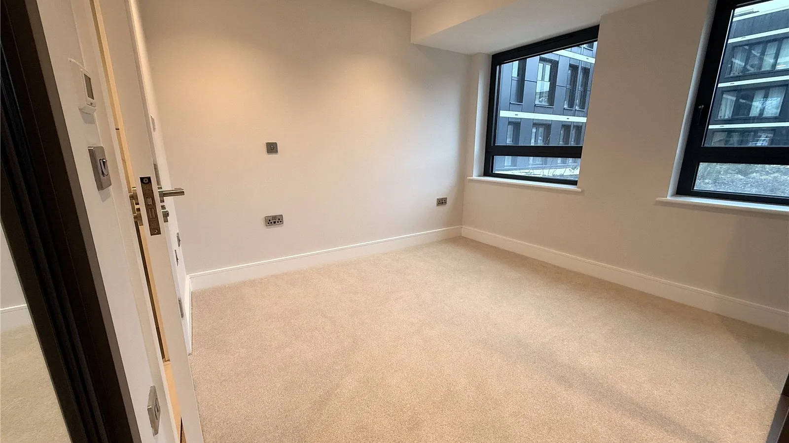 Flat Cockfosters Road in Greater London