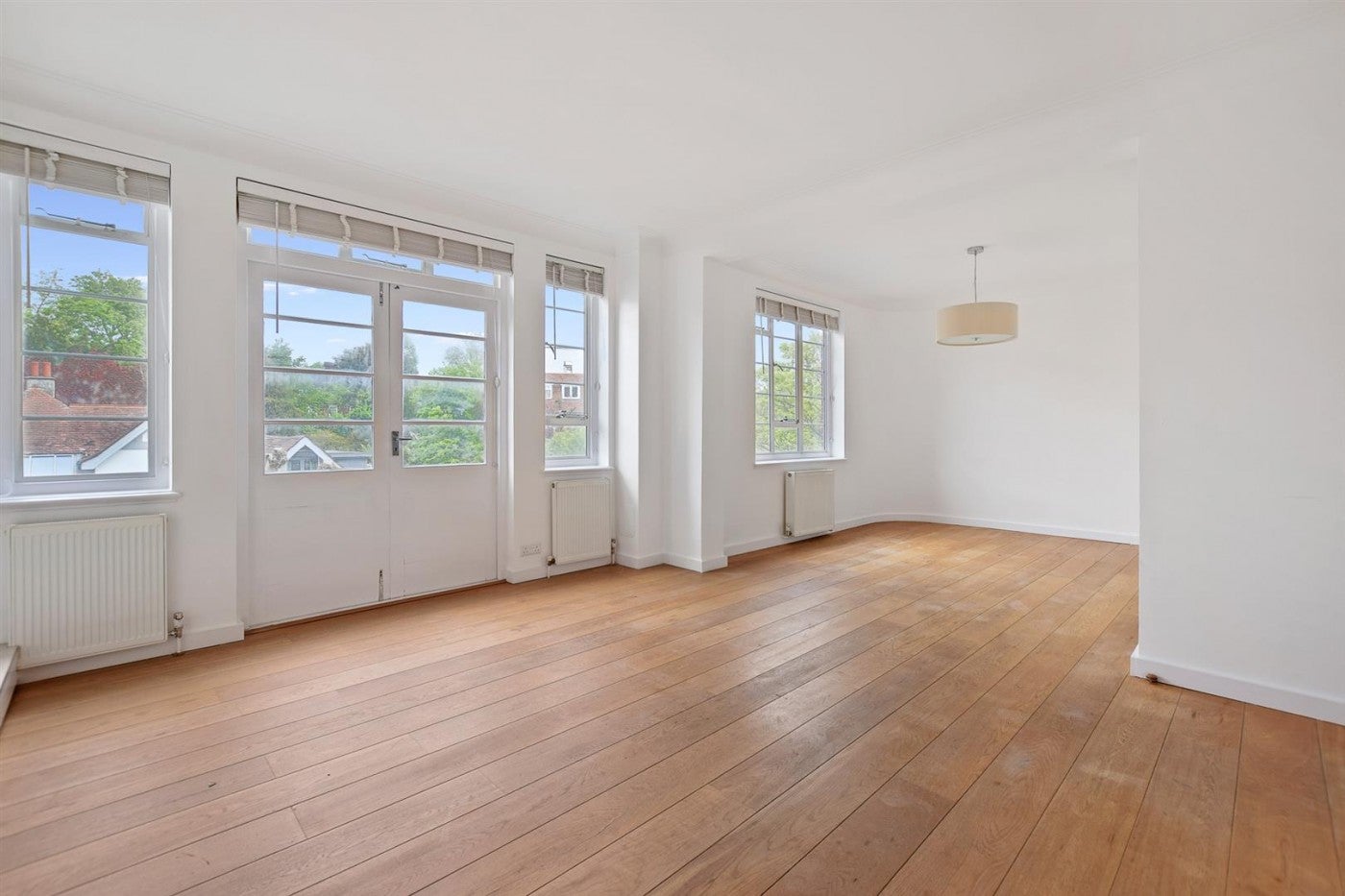 Flat Frognal Lane in Greater London