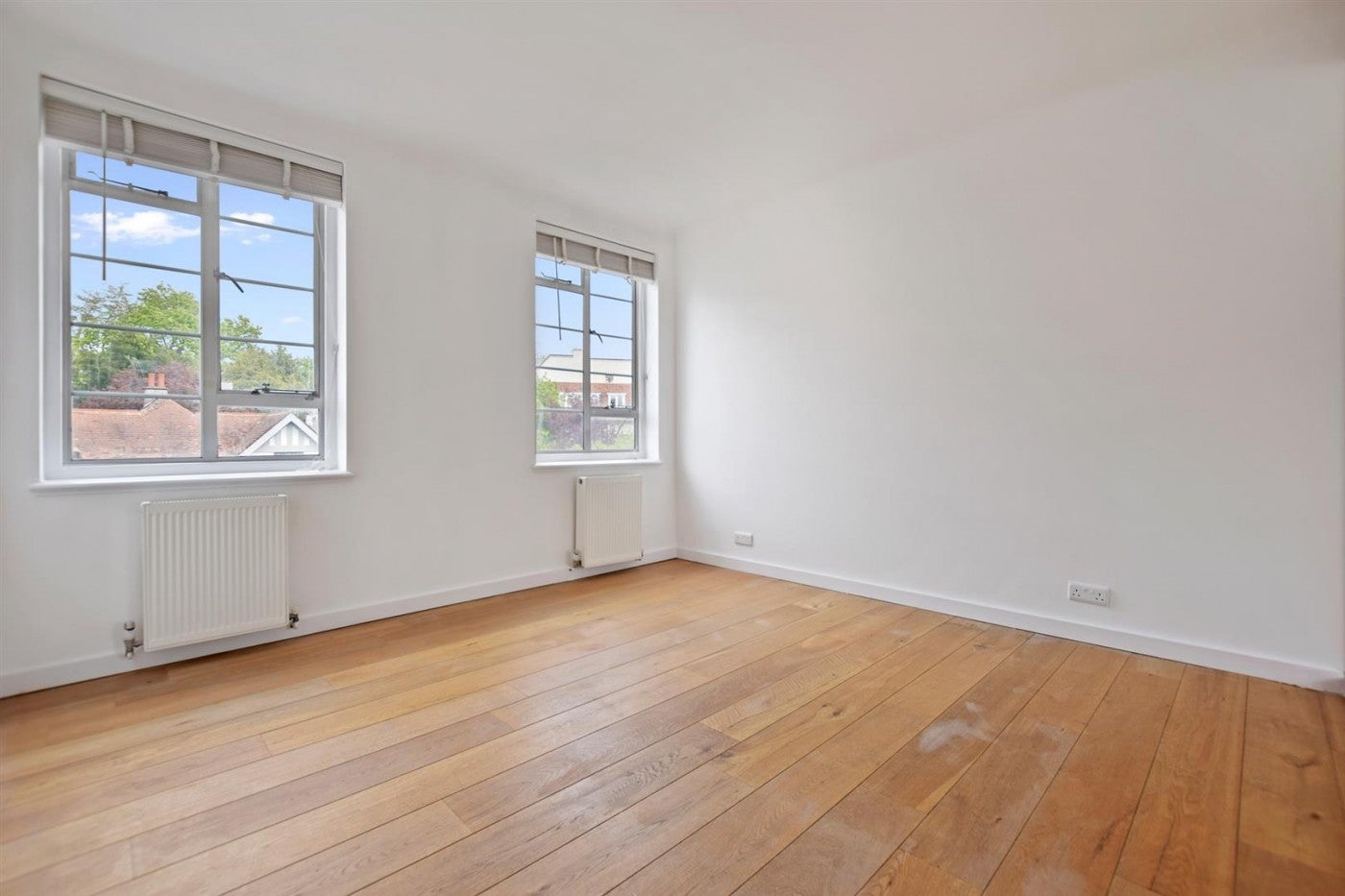 Flat Frognal Lane in Greater London