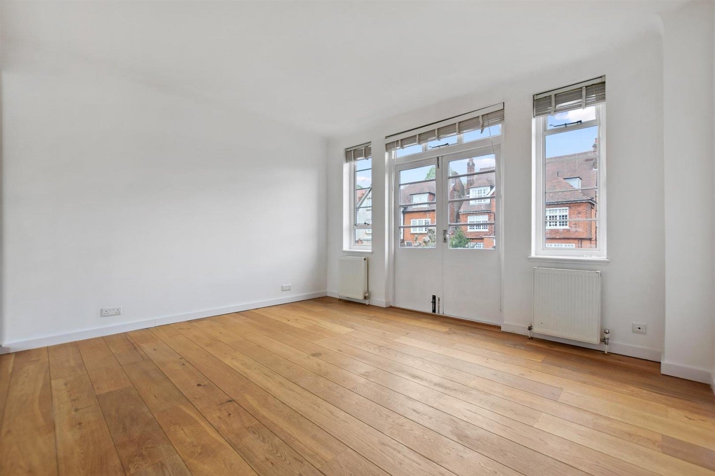 Flat Frognal Lane in Greater London