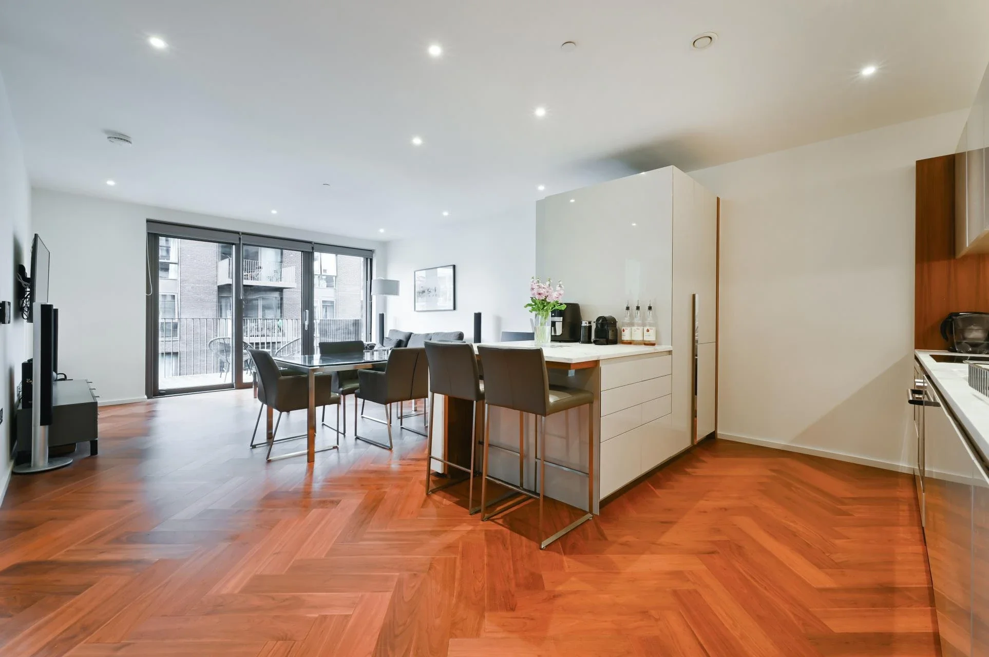 Flat New Mill Road in Greater London