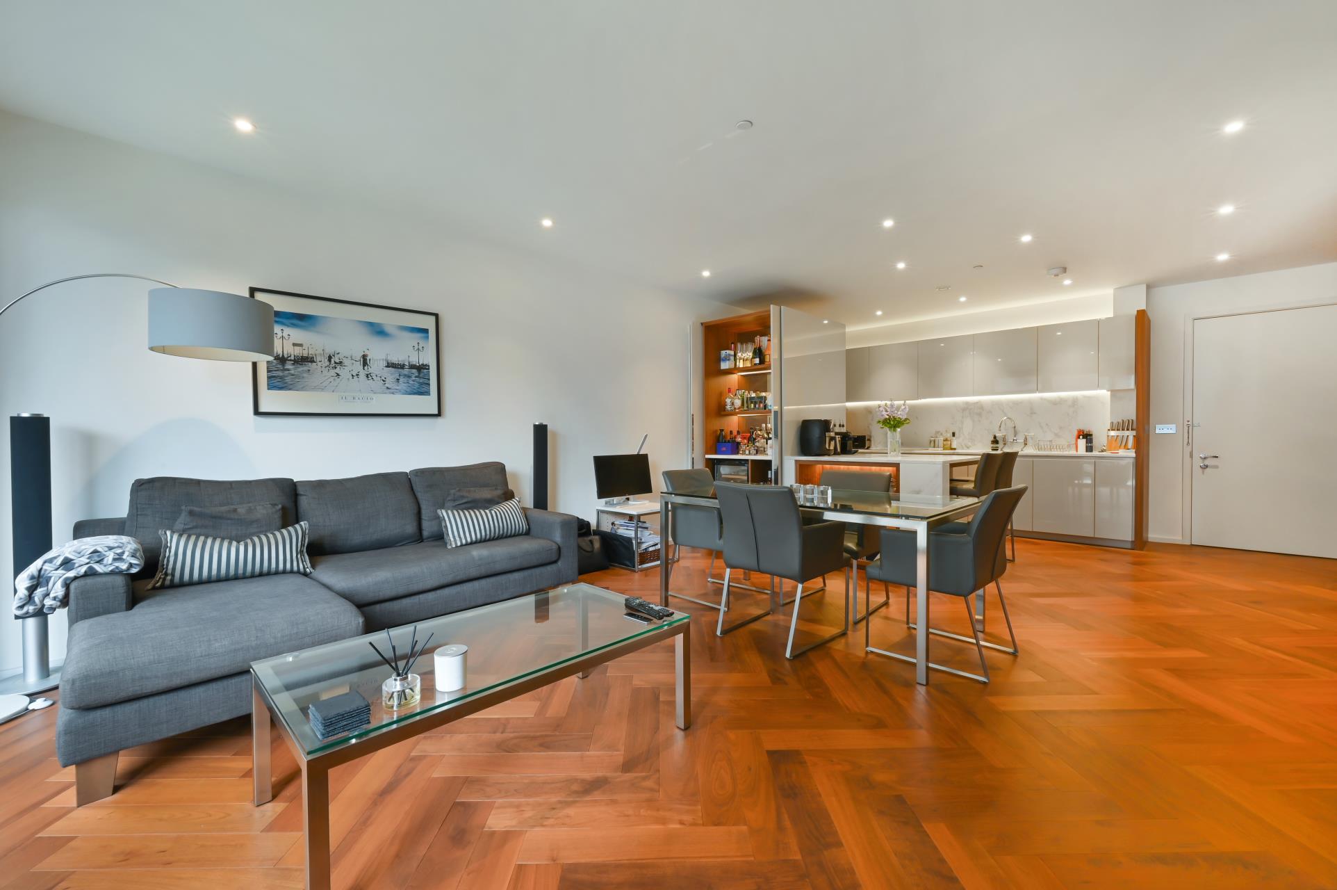 Flat New Mill Road in Greater London