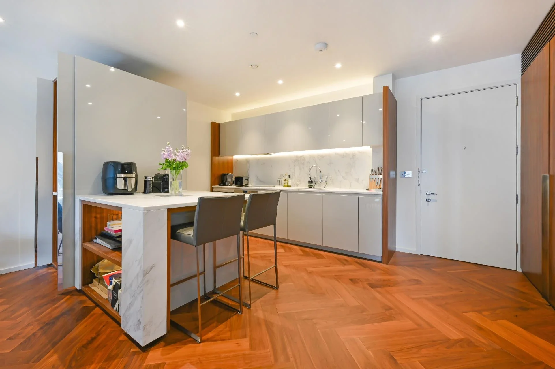 Flat New Mill Road in Greater London