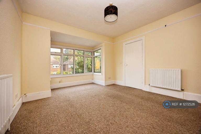 Flat Prospect Road in Rushmoor