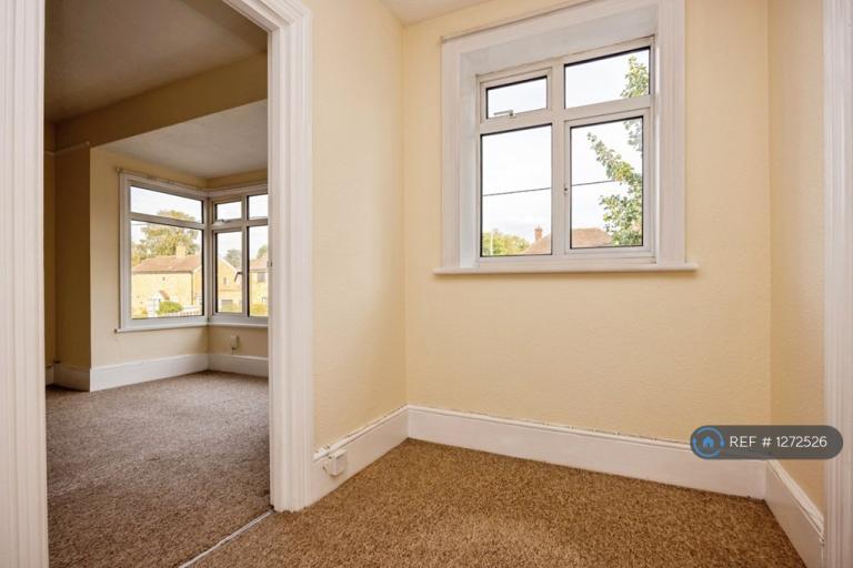 Flat Prospect Road in Rushmoor