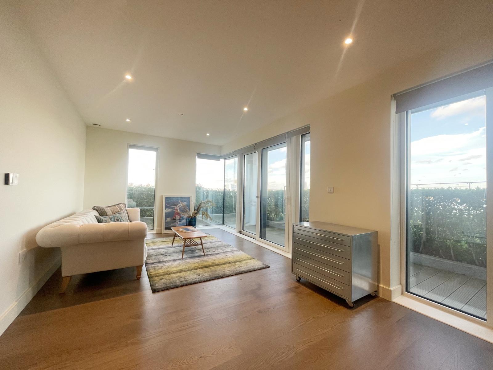Flat Duke of Wellington Avenue in Greater London