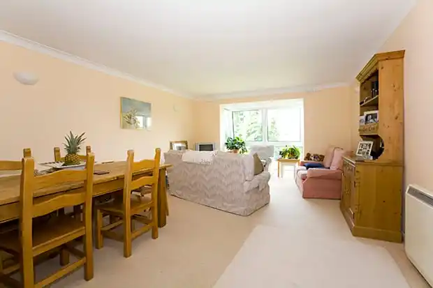 Flat Cleeve Road in South Oxfordshire