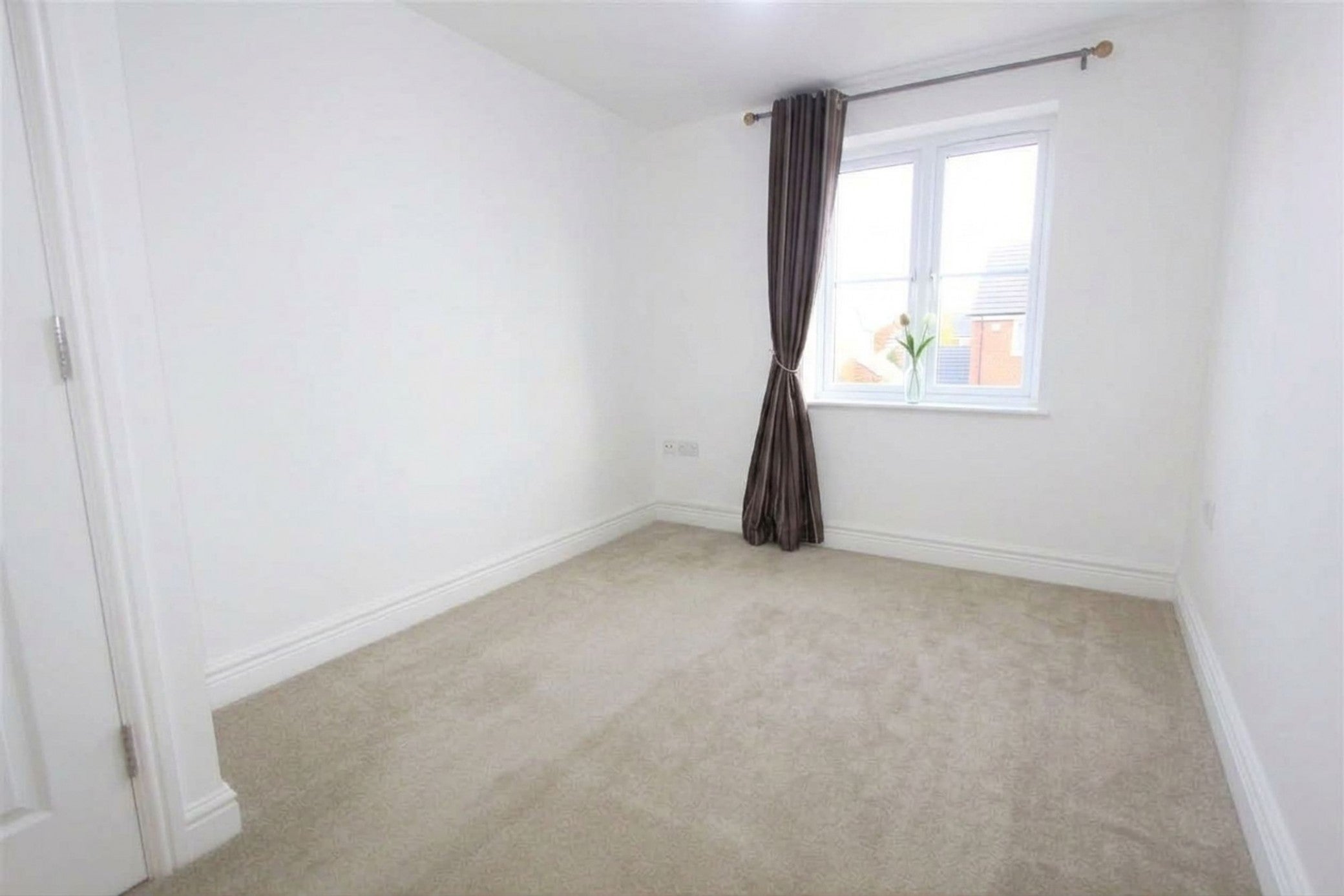 Flat Crown Close in Greater London