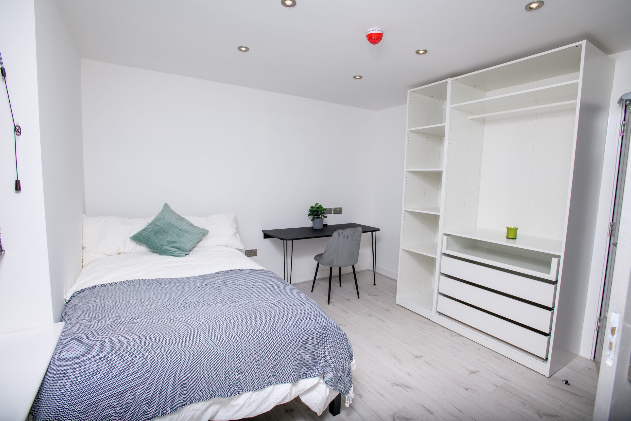 Room Boultham Avenue in Lincoln