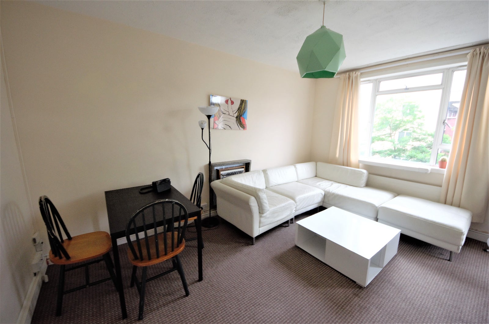 Flat Calshot Street in Greater London