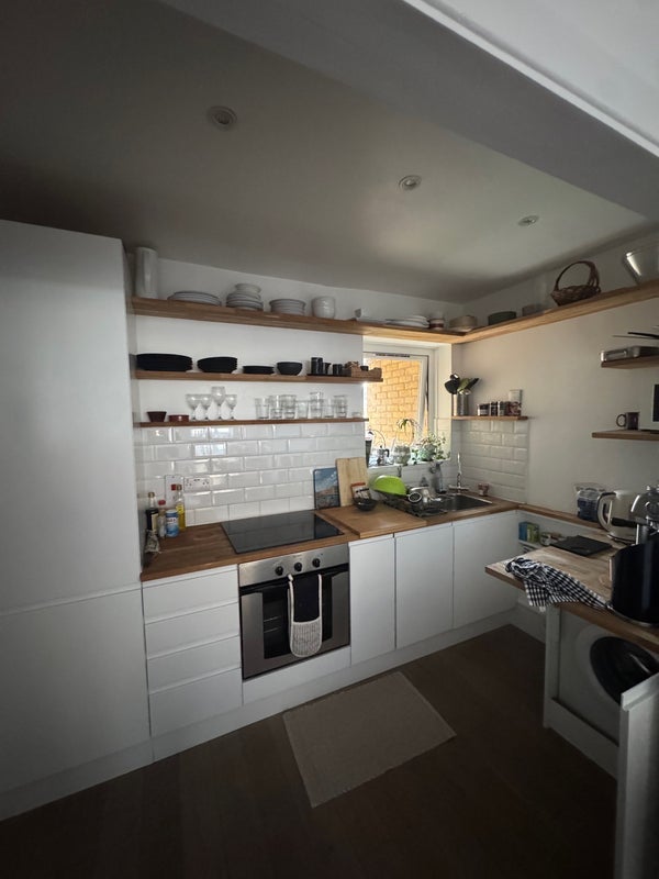 Room Cheshire Street in Greater London